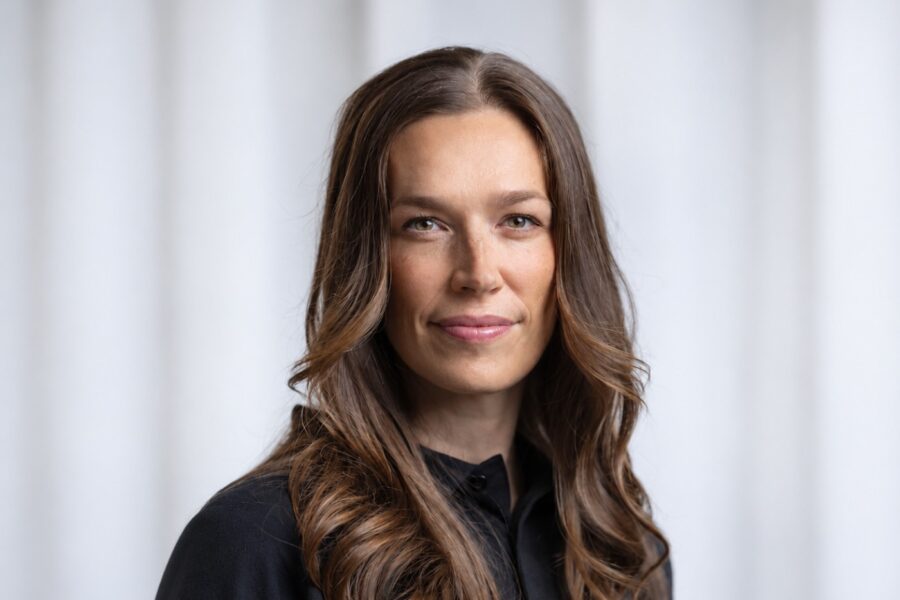 Plastikkirurg hos AK Aesthetics Julie Allen